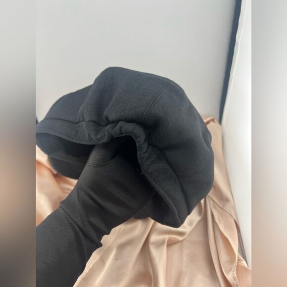 Classic Black Wool Newsboy Cap - Picture 5 of 9